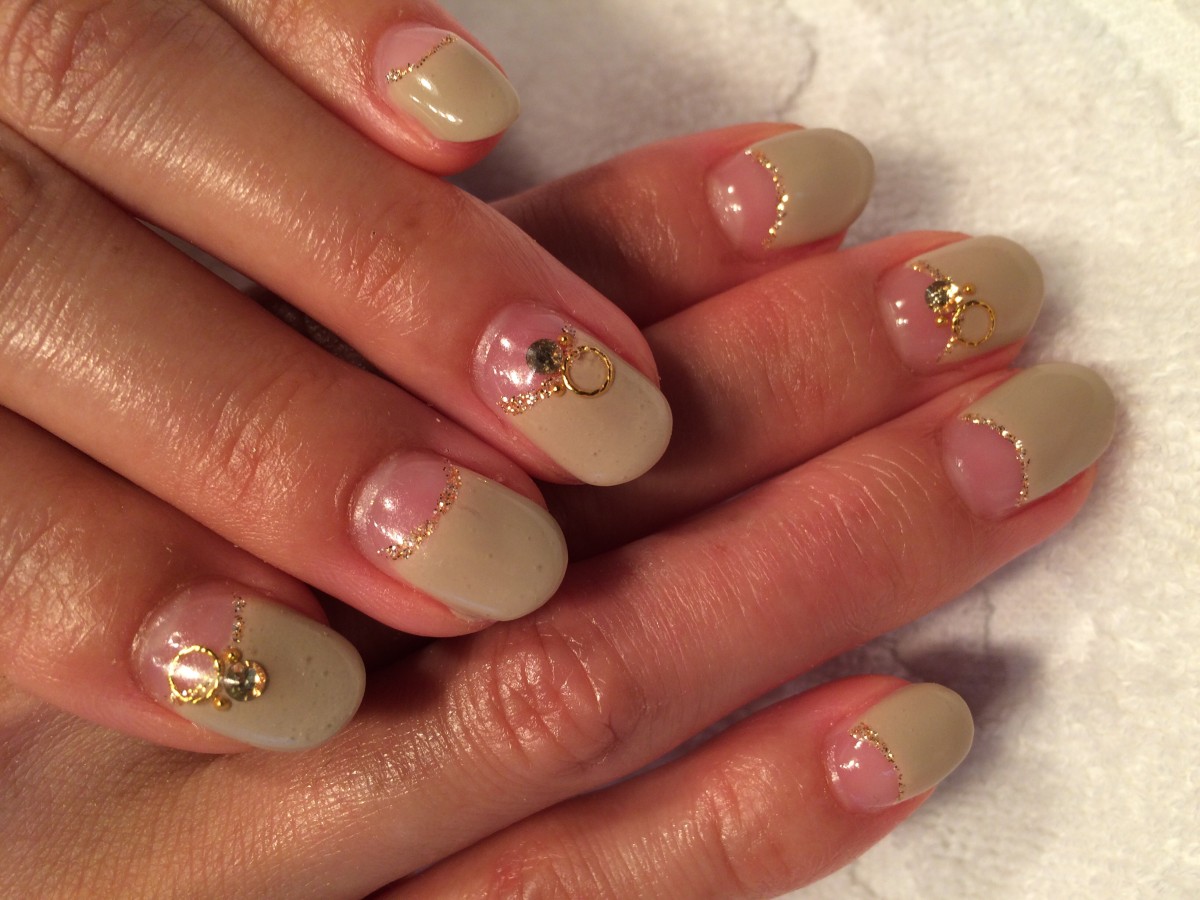 グレージュネイル