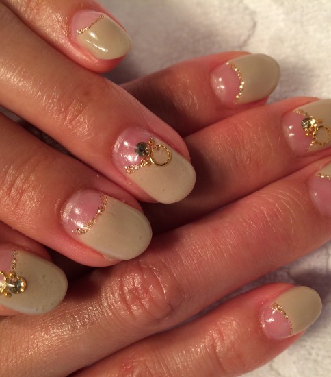 グレージュネイル